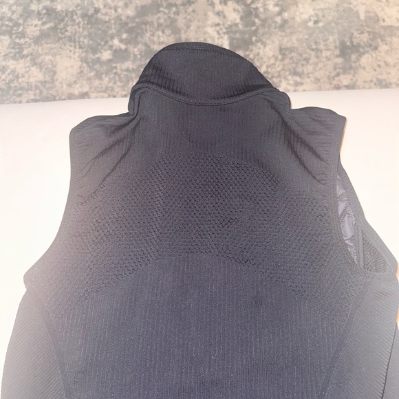 Athleta Insulated Flurry Vest Black - Picture 7 of 10